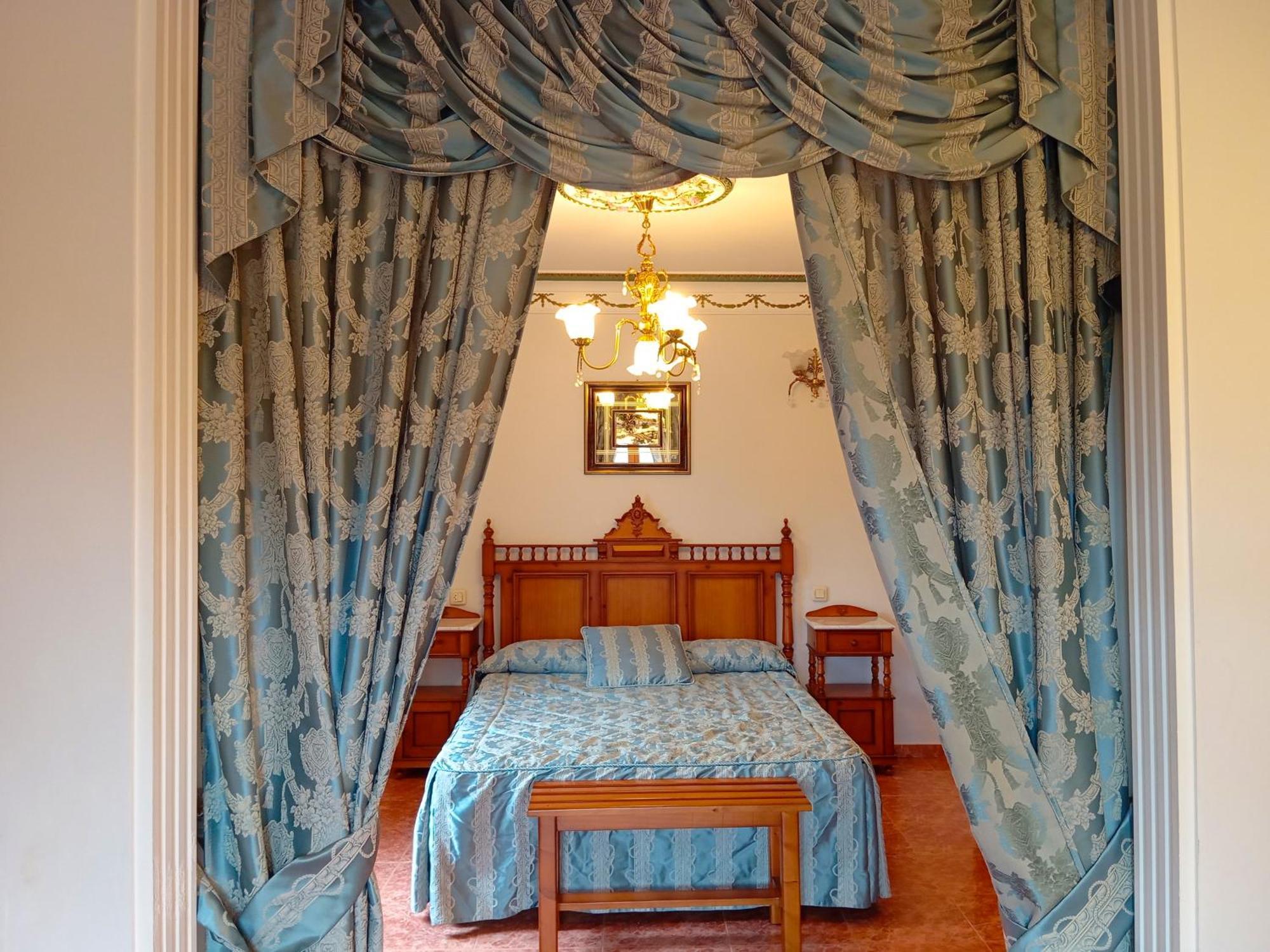 Hotel La Rueda 3000 Мора-де-Рубьелос Экстерьер фото