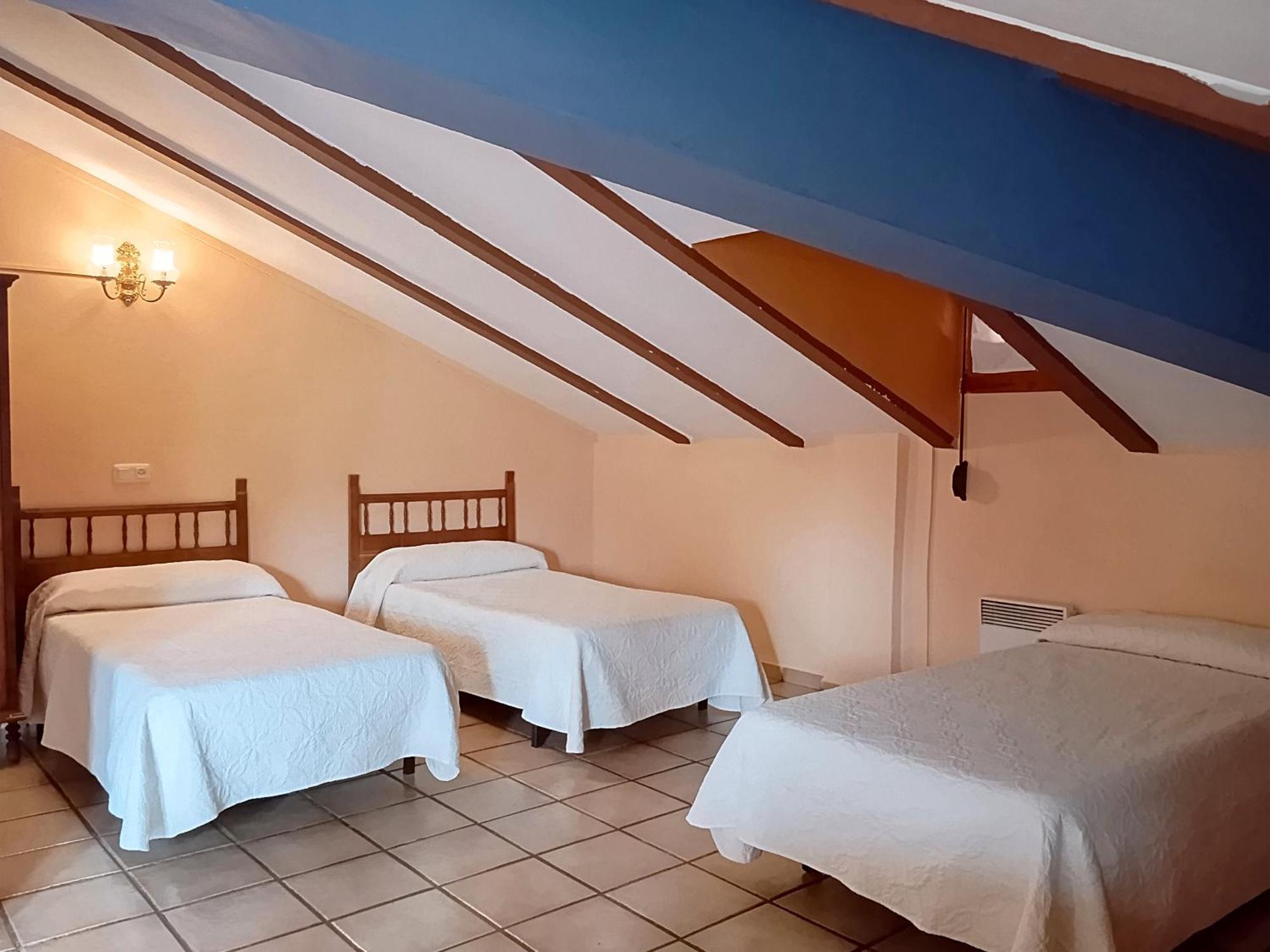 Hotel La Rueda 3000 Мора-де-Рубьелос Экстерьер фото