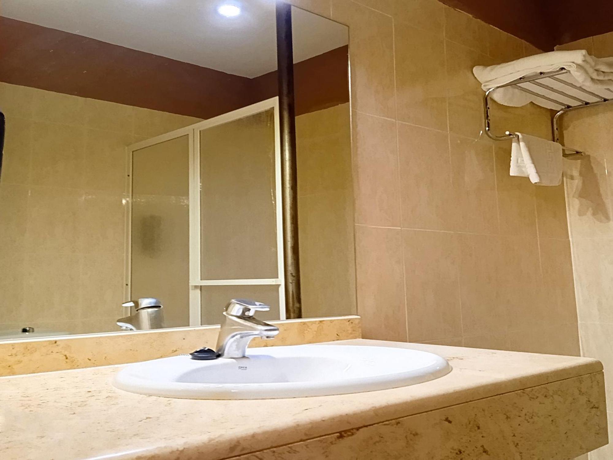 Hotel La Rueda 3000 Мора-де-Рубьелос Экстерьер фото