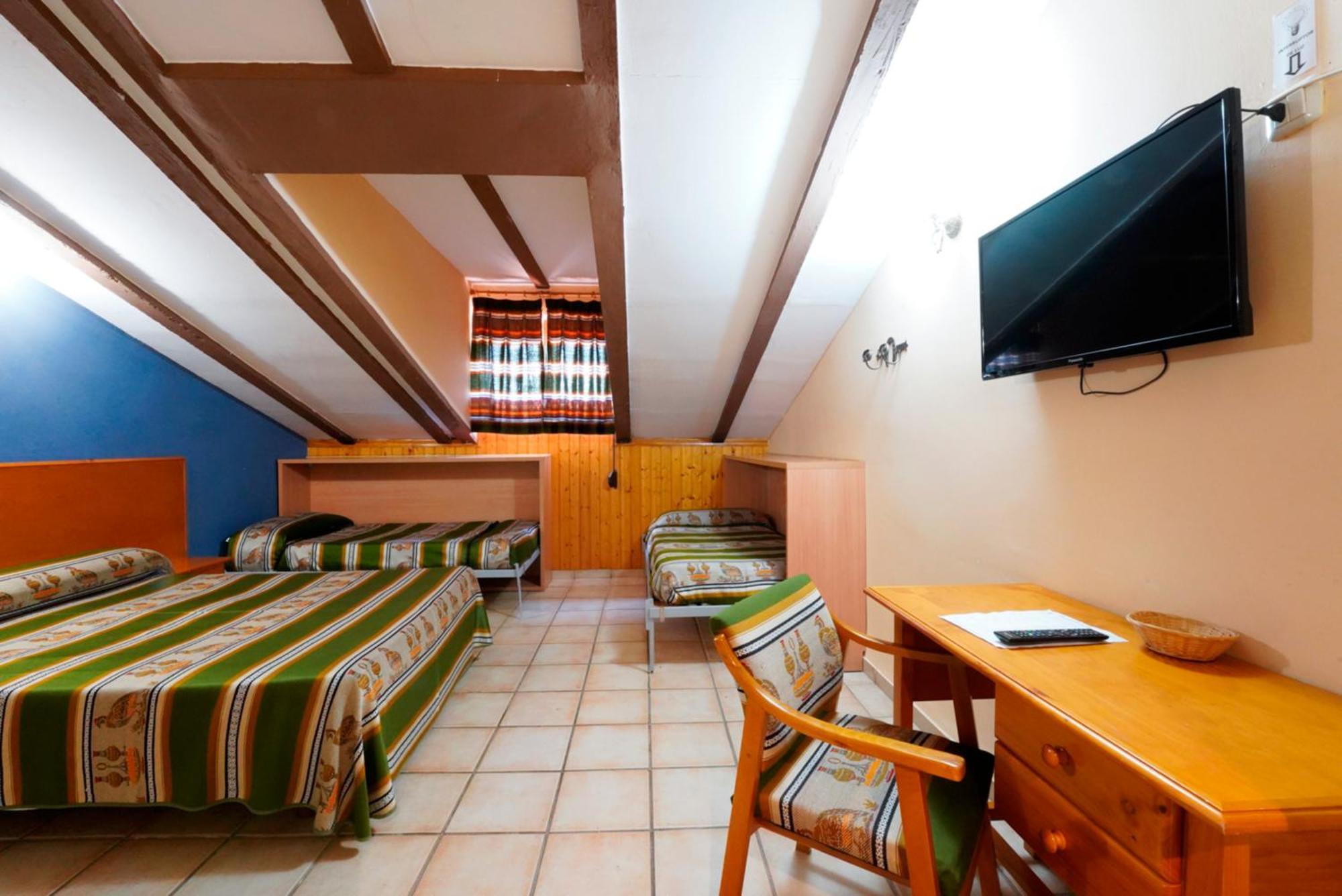 Hotel La Rueda 3000 Мора-де-Рубьелос Экстерьер фото
